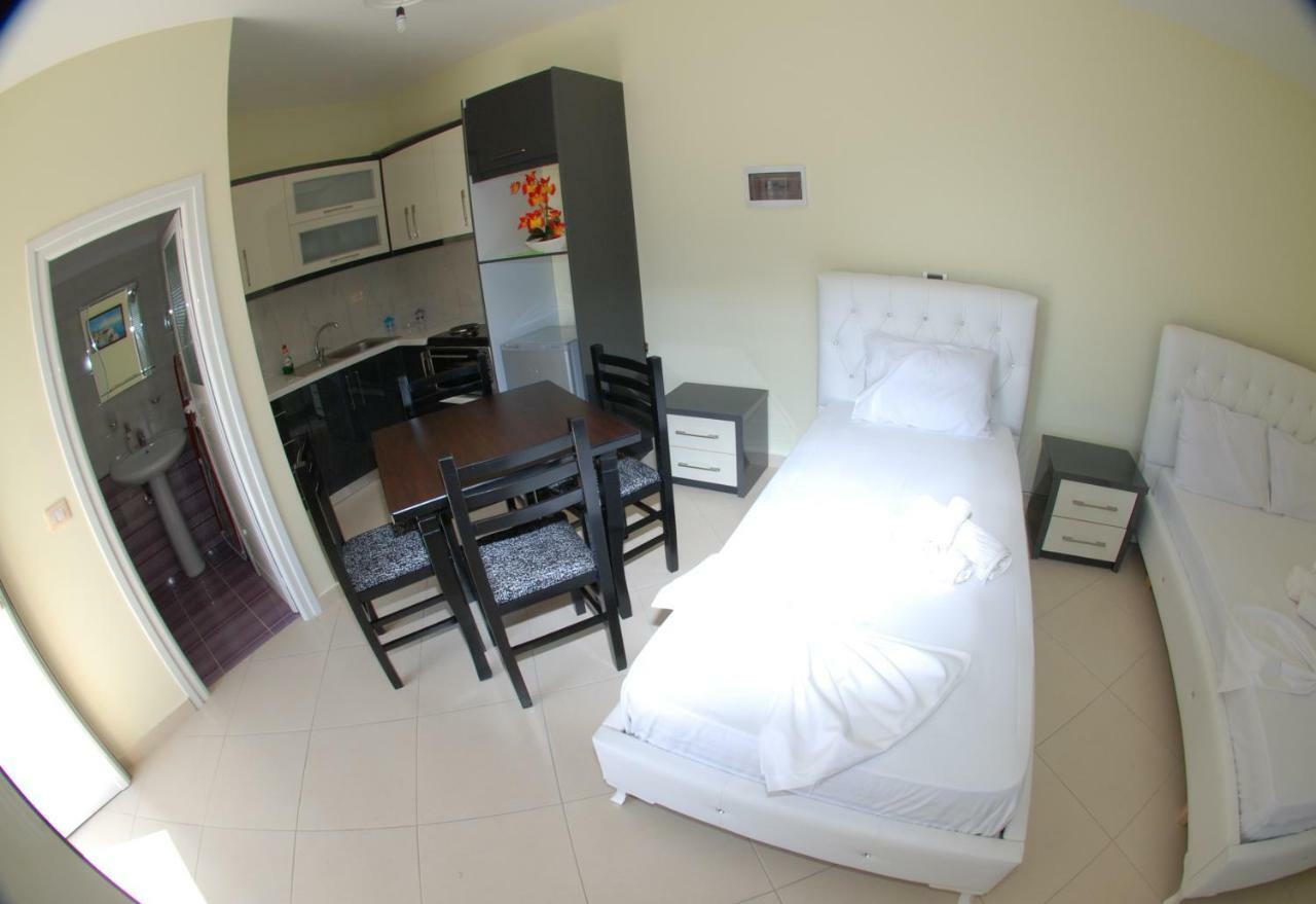 Rama Apartments Sarandë Esterno foto