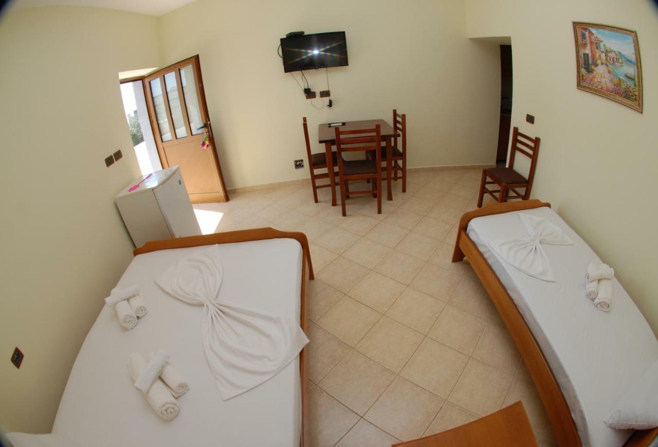 Rama Apartments Sarandë Esterno foto