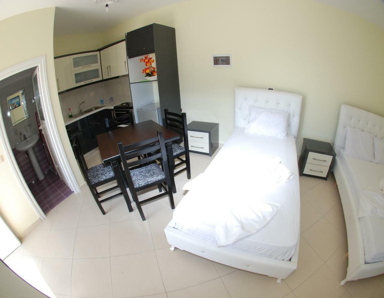 Rama Apartments Sarandë Esterno foto